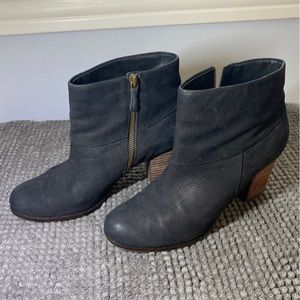 COLE HAAN Nike Air Black Nubuck Suede Leather Cassidy Ankle Boots Sz 9